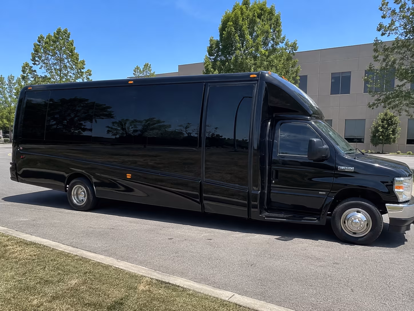 Durham Winery Tour & Pub Crawl Transportation